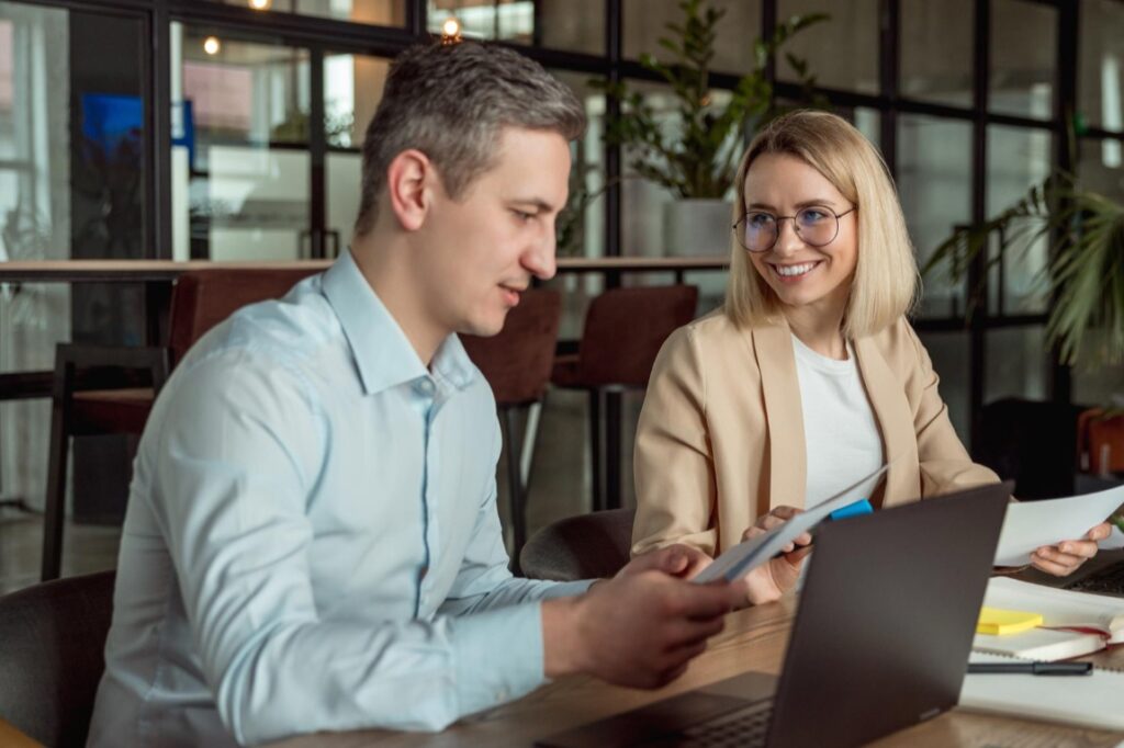 Lenovo ThinkPad L16 Gen 2 AMD został wyposażony w klawiaturę o wysokim standardzie komfortu pisania, co jest istotne podczas długotrwałej pracy